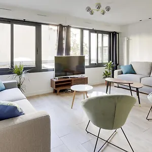  Apartment 173 Eiffel - Superb In Paris.