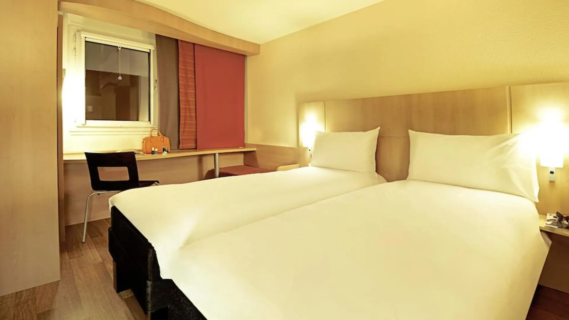 Отель Ibis Paris 17 Clichy-Batignolles 3*,  Франция