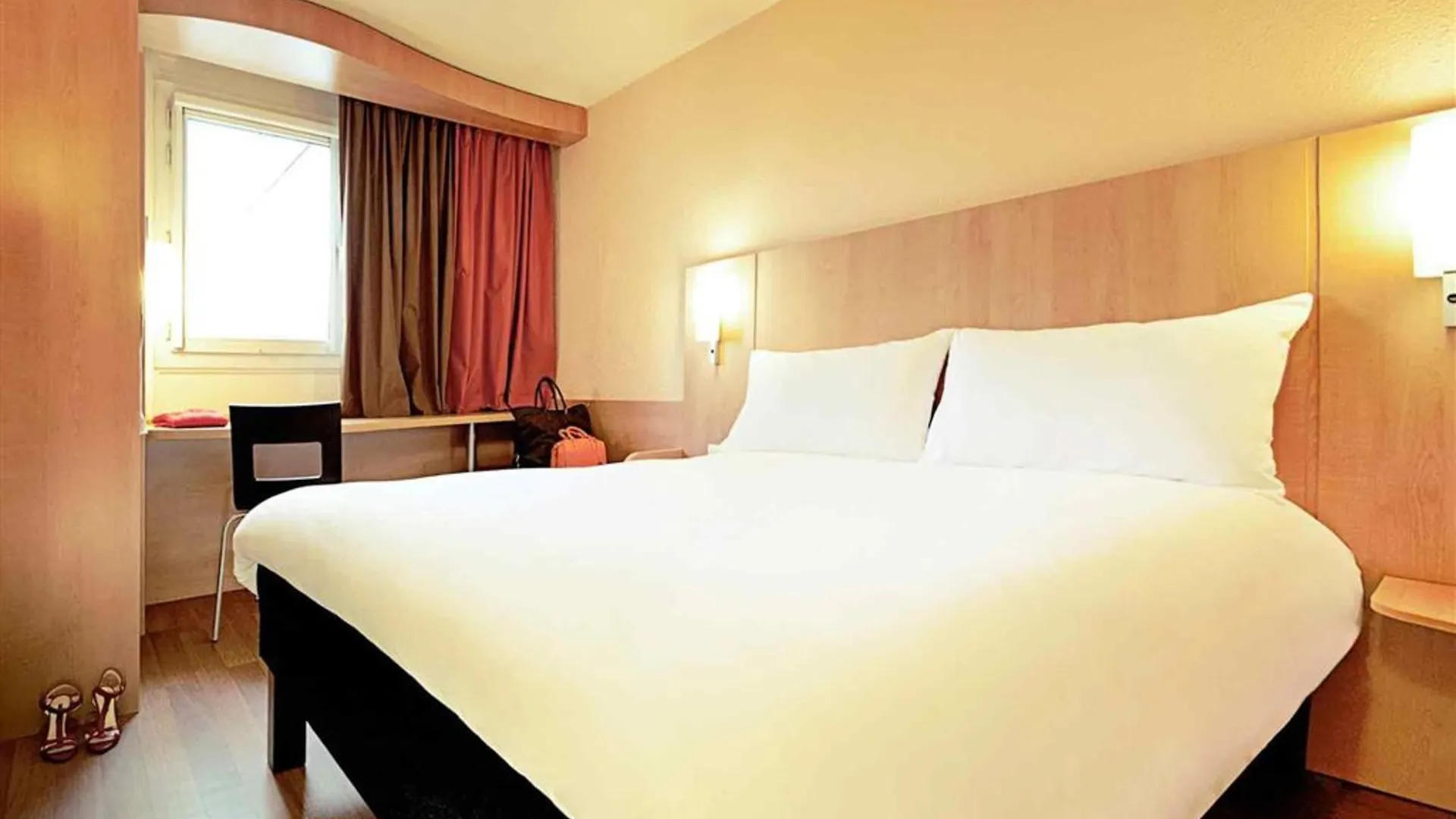 Отель Ibis Paris 17 Clichy-Batignolles 3*,