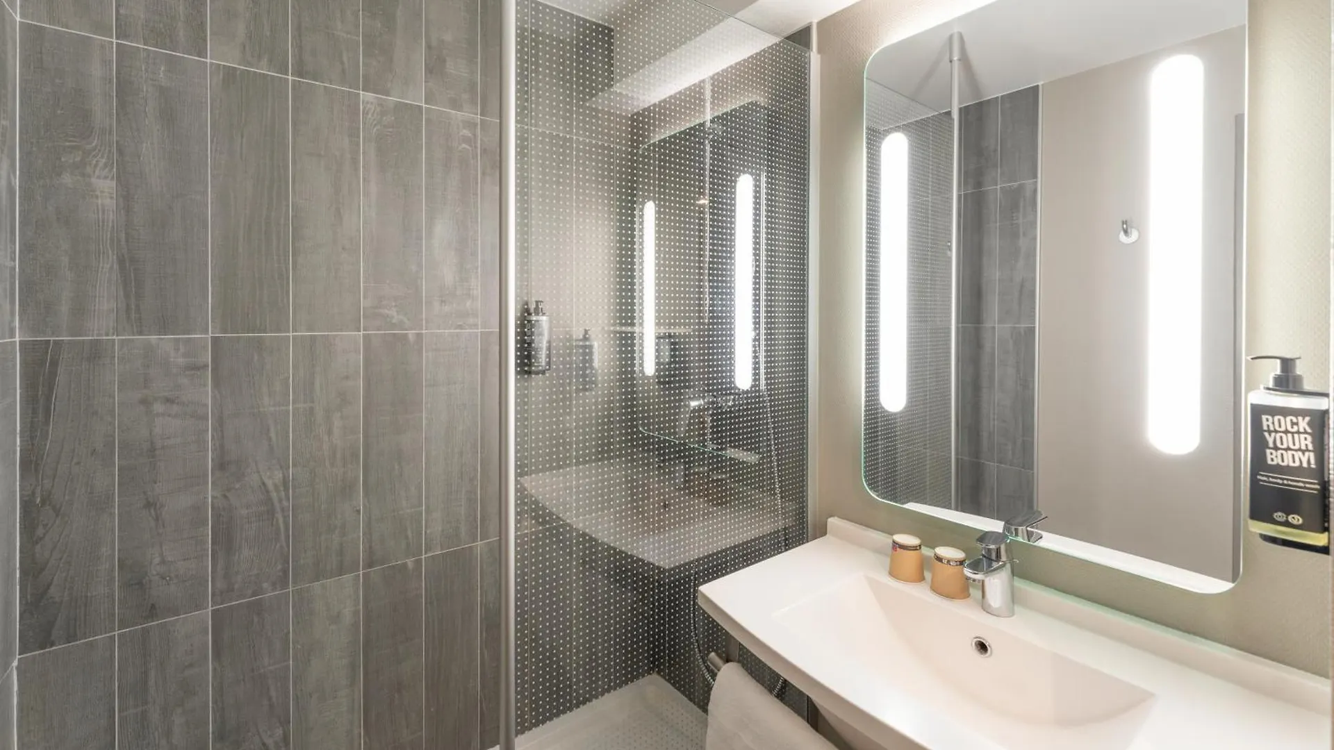 Отель Ibis Paris 17 Clichy-Batignolles 3*,  Франция